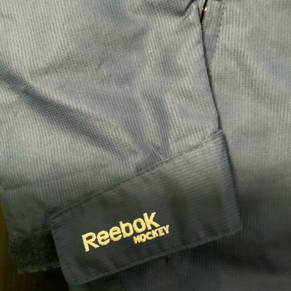 Reebok Hockey Windbreaker Jacket and NIKE t-shirt size small - Picture 4 of 9